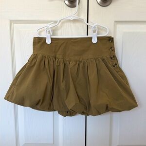 American Eagle army green stretch bubble skort with buttons size 0